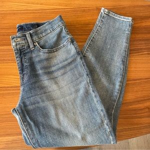 Brand new Lucky brand ankle length low rise skinny jeans, size 8 or 29